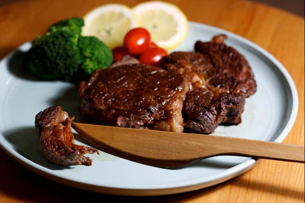 Watch a wooden knife that is sharper than steel cut through steak