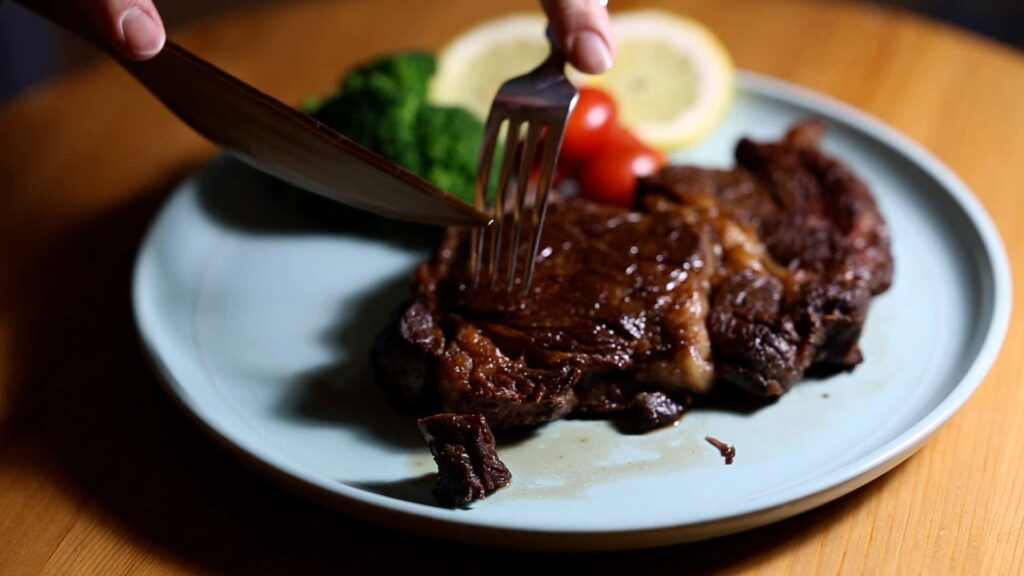 Watch a wooden knife that is sharper than steel cut through steak