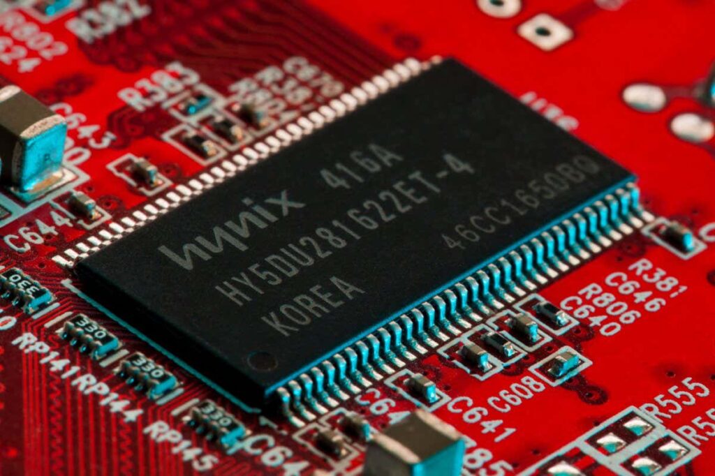 Overloaded memory chips generate truly random numbers for encryption