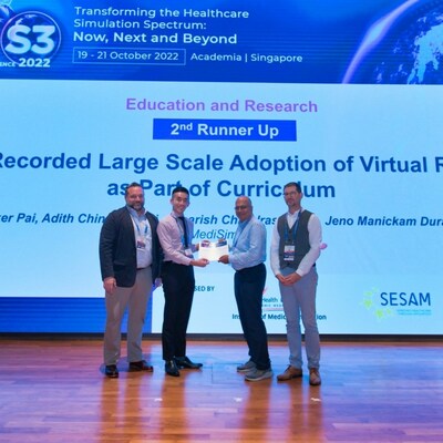 Dr. Dinker Pai is a renowned healthcare simulation educator, advisor and expert, who presented the research, and receives the award on behalf of MediSim VR